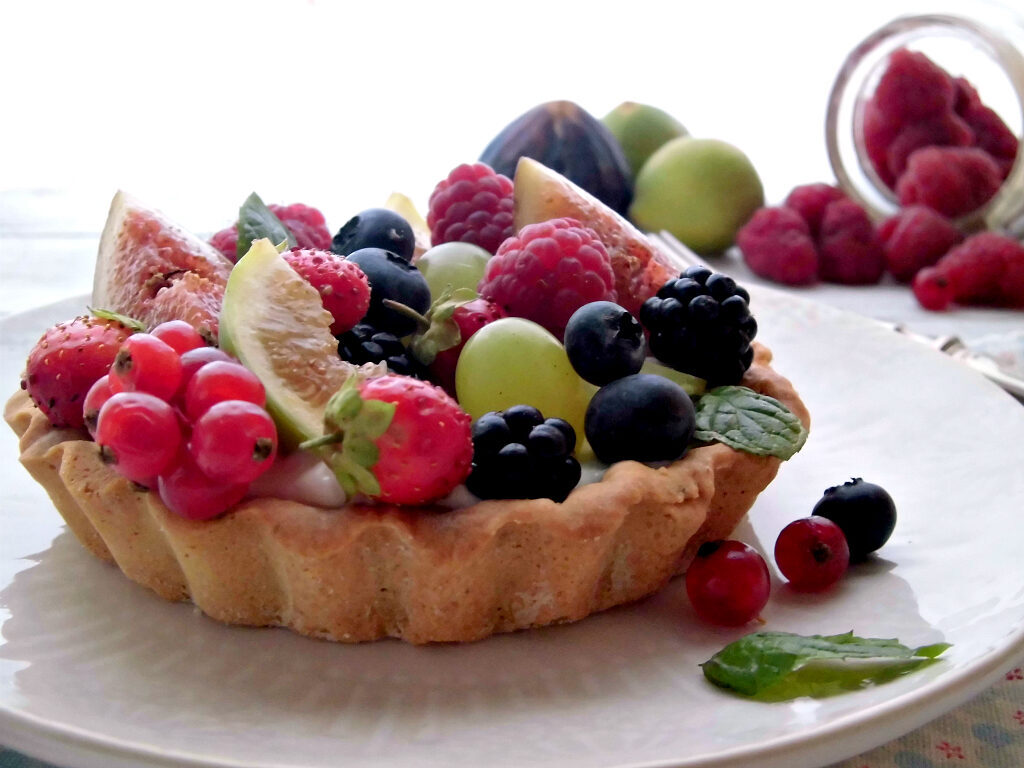 Crostatine con mascarpone e frutta fresca
