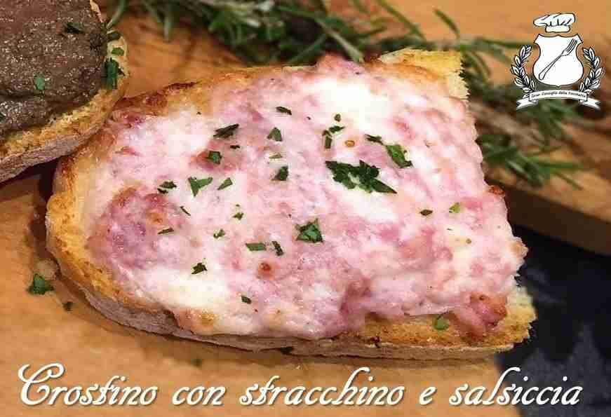 Crostini con stracchino e salsiccia