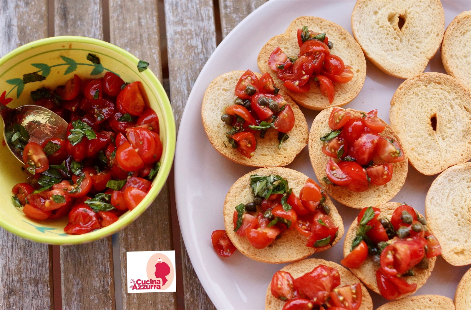 CROSTINI DI PANE CON POMODORINI E…