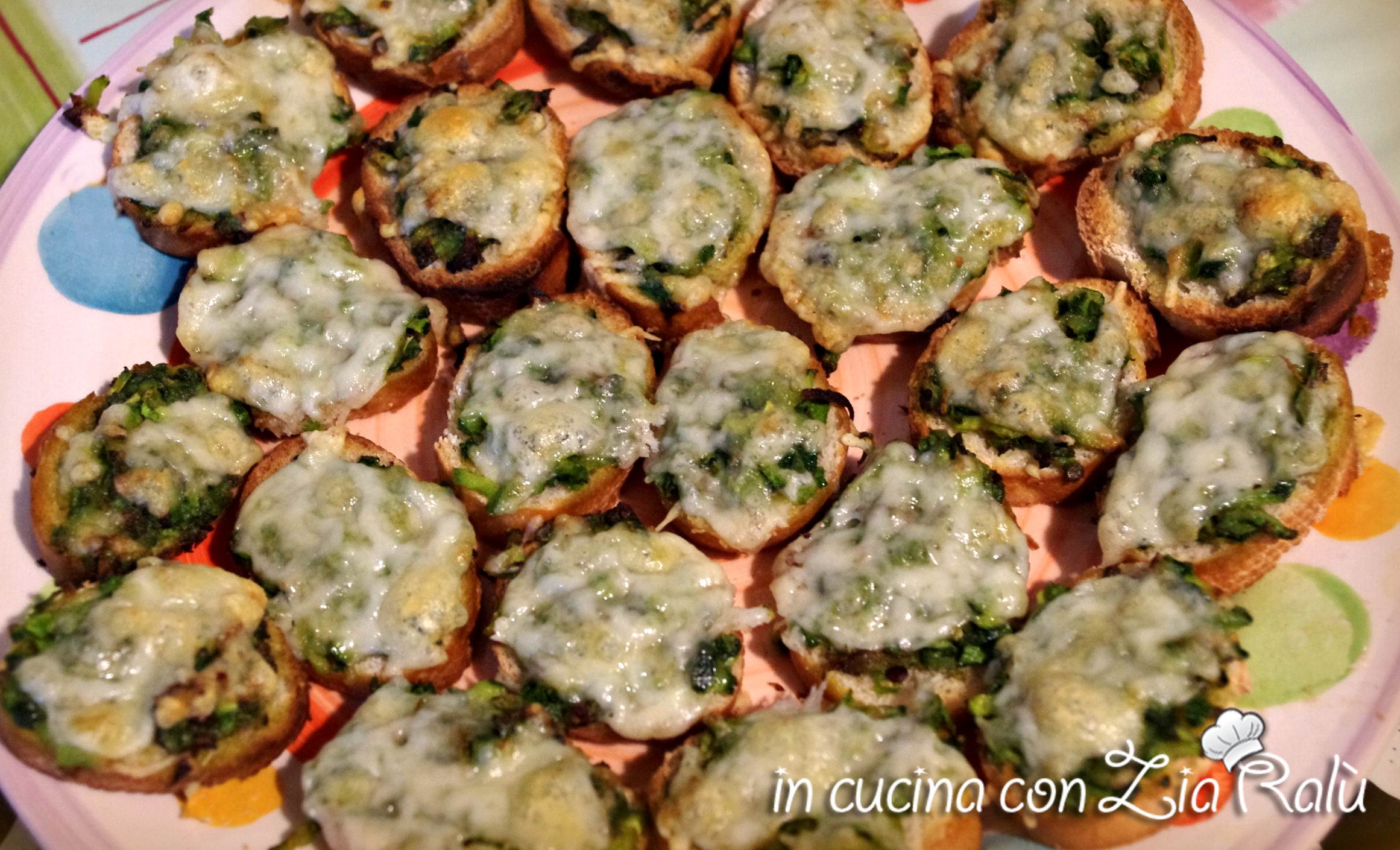 Crostini di zucchine.. infornati e subito mangiati