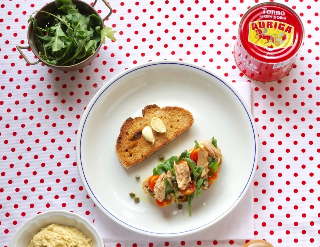 Crostone con tonno hummus e tanta energia…