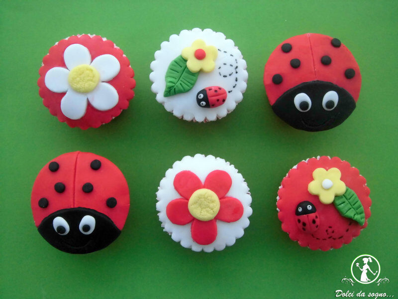 Cupcake coccinella