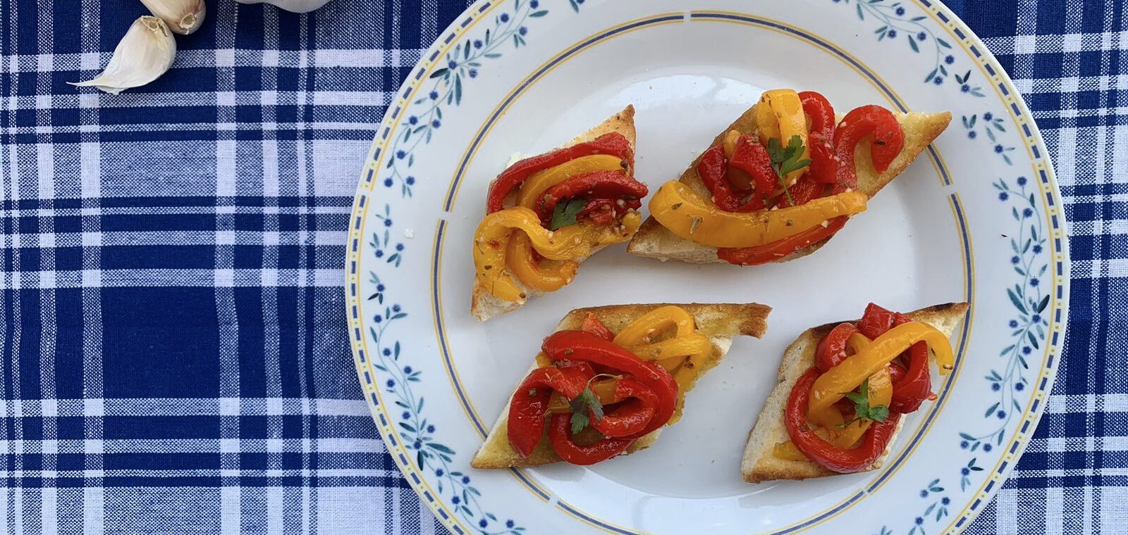 Delizie vibranti: una ricetta per i peperoni marinati