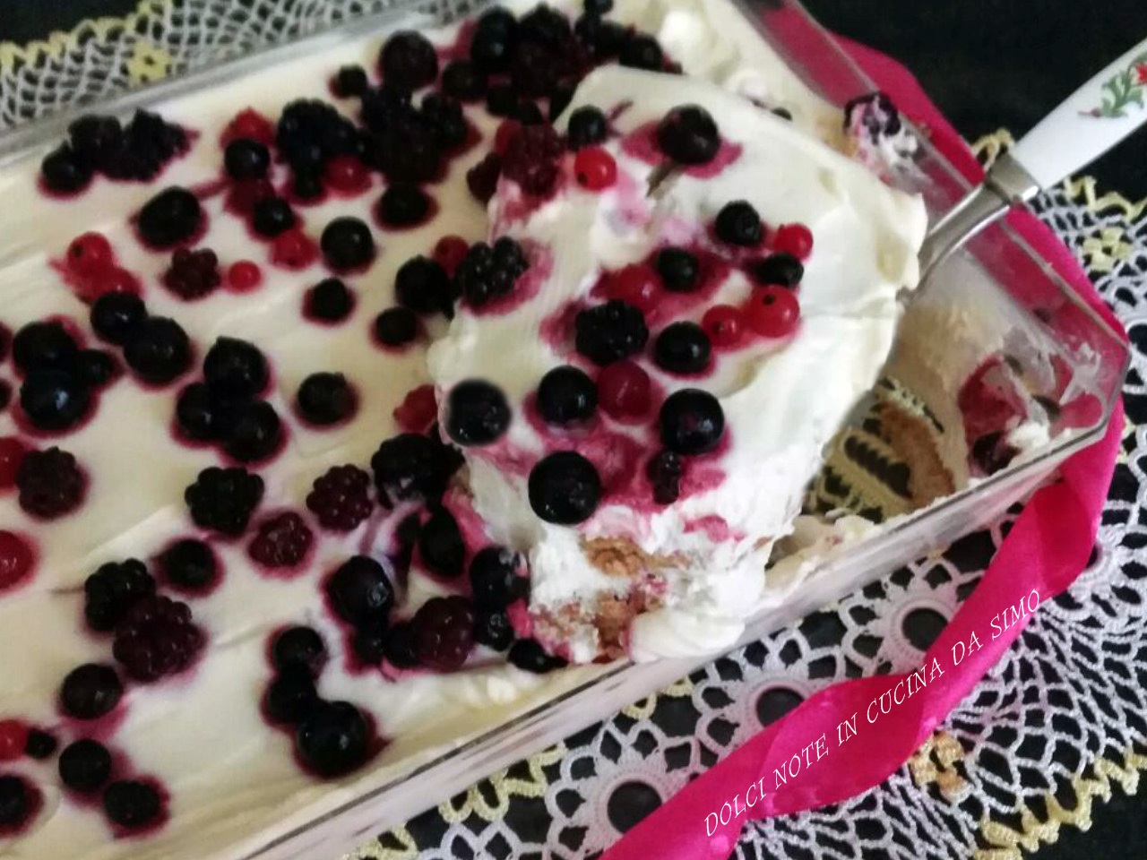 Dolce freddo ai frutti di bosco