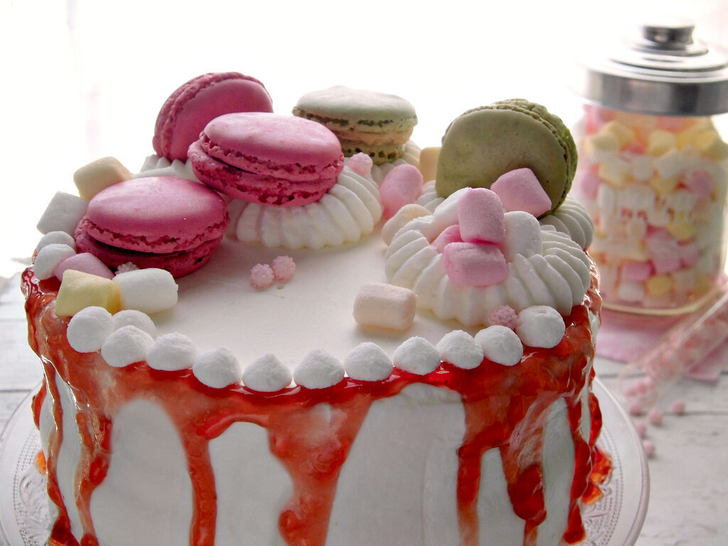 Drip cake con gelatina di mele cotogne