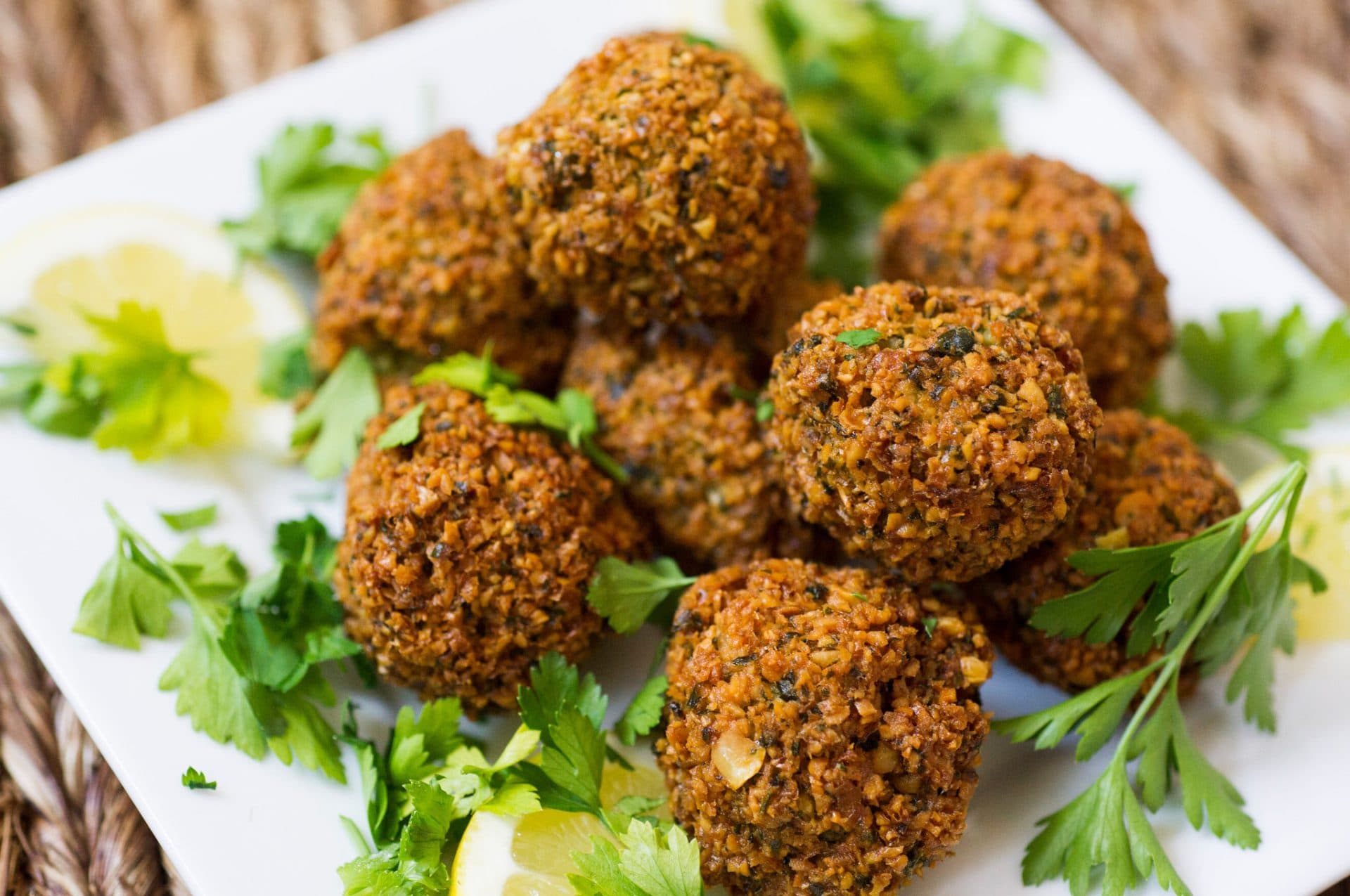 Falafel e vino: ricetta facile, veloce e gustosa