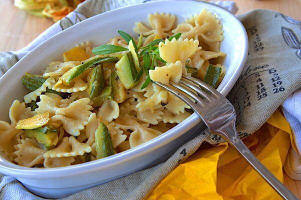 Farfalle con zucchine al limone