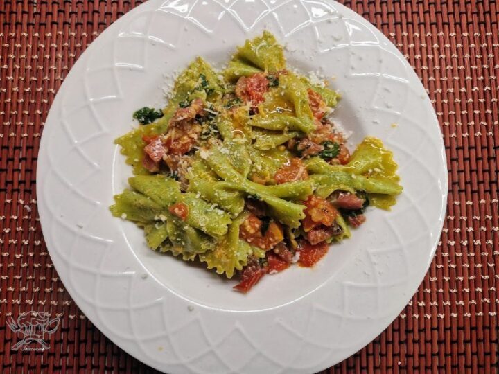 Farfalle guanciale rucola pomodorini
