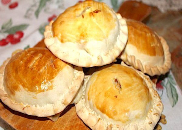 Farrata di manfredonia: speciale focaccia al farro carnevalesca