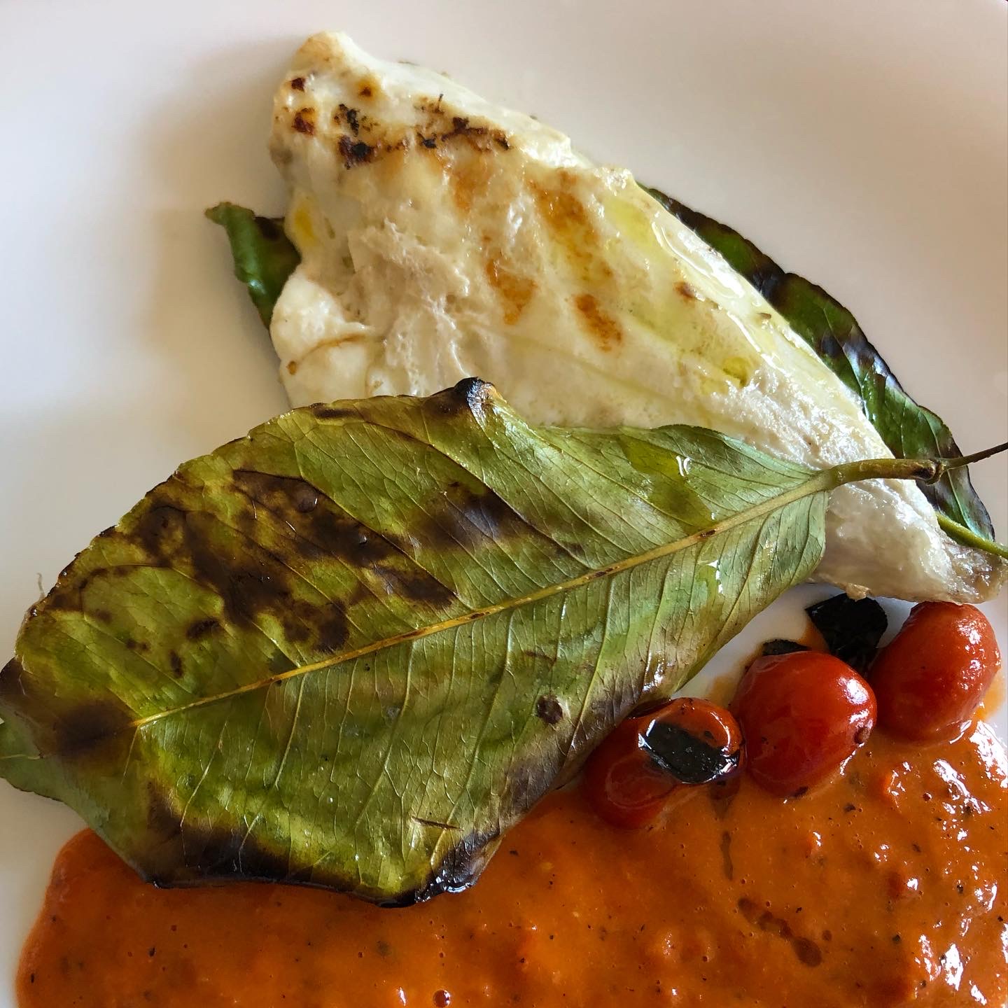 Filetto di orata in foglie di limone