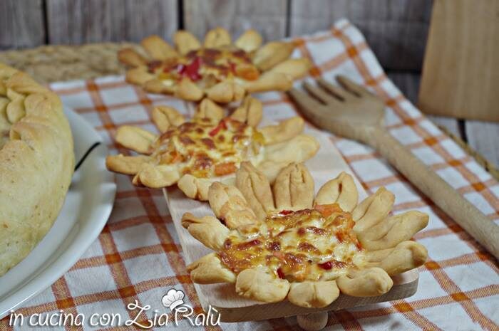Fiori di pizza scamorza e giardiniera sott’aceto