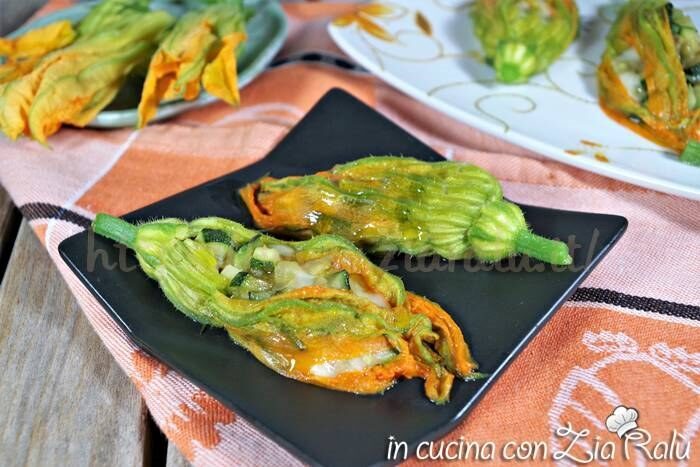 Fiori di zucca ripieni al vapore – ricetta estiva