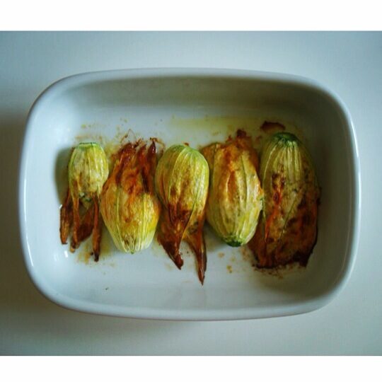 Fiori di zucca ripieni
