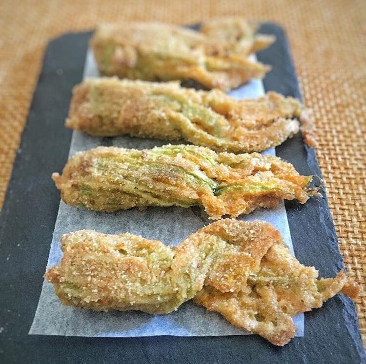 Fiori di zucchina ripieni al forno