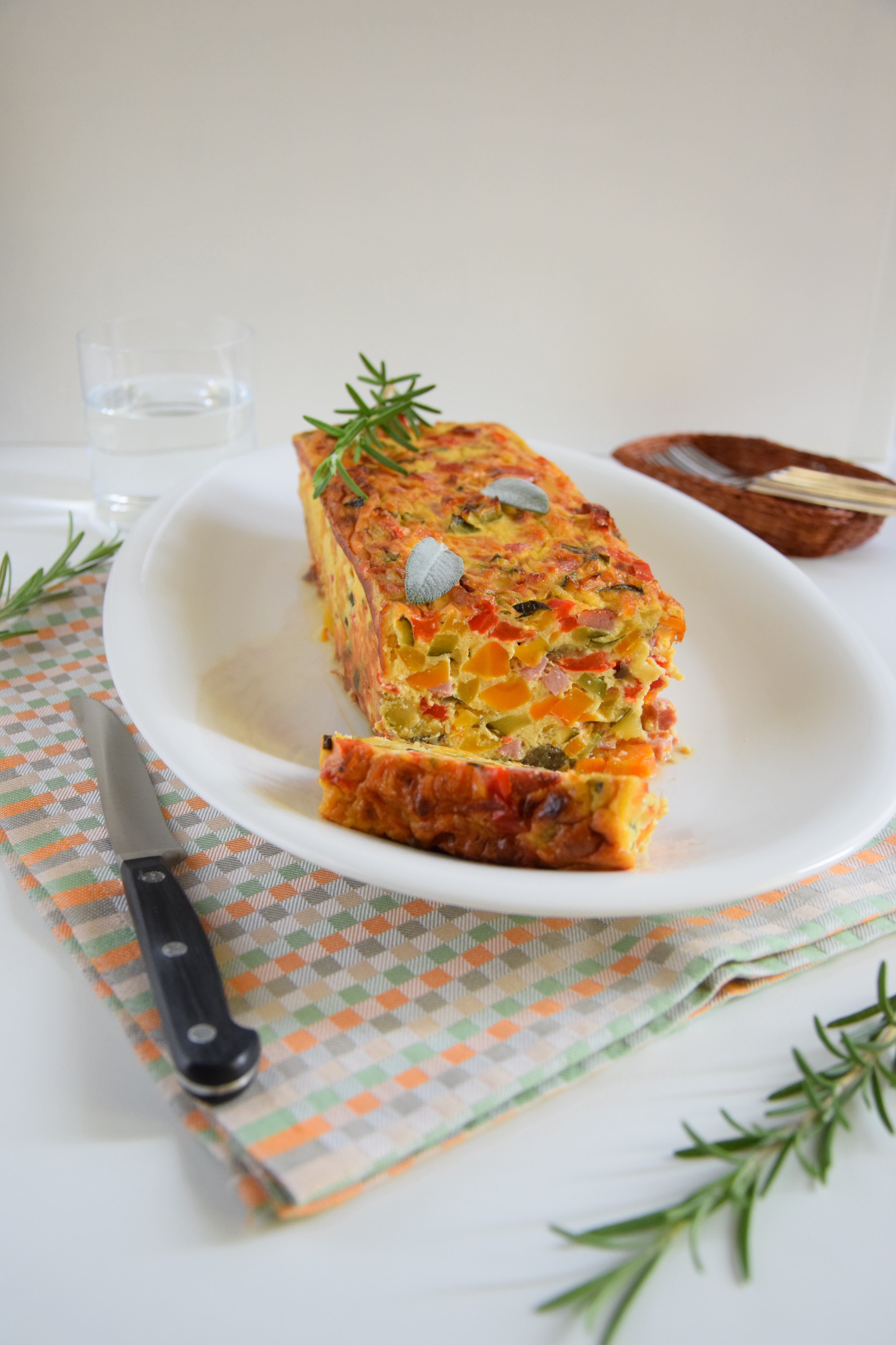 Flan di ratatouille con robiola e prosciutto