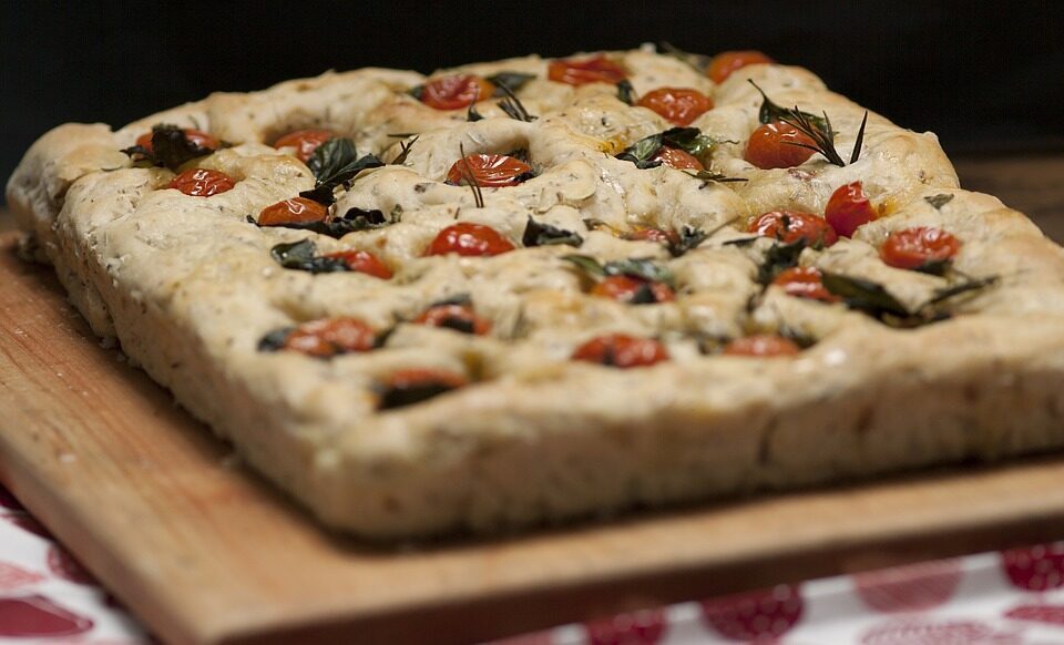 Focaccia al formaggio di Recco - Ricetta ligure