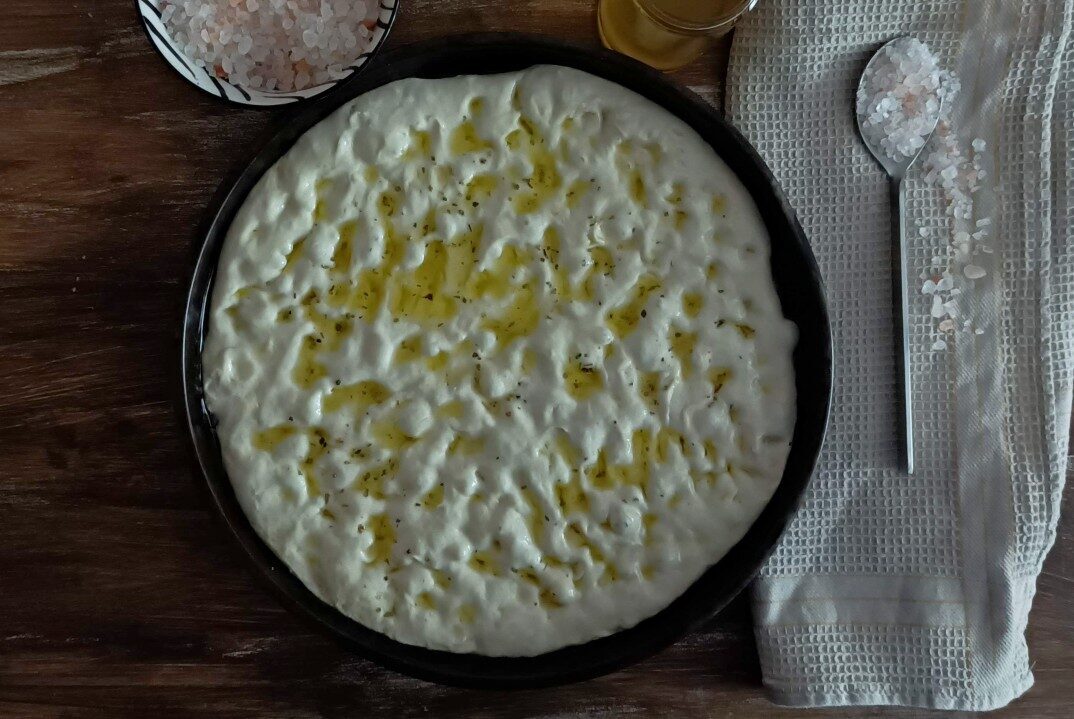 Focaccia al timo e sale rosa