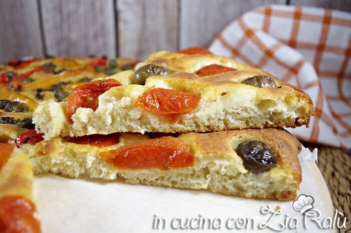 Focaccia barese con impasto senza patate