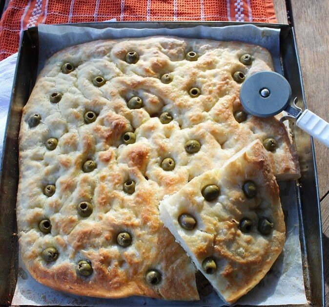 Focaccia con le olive (facilissima)