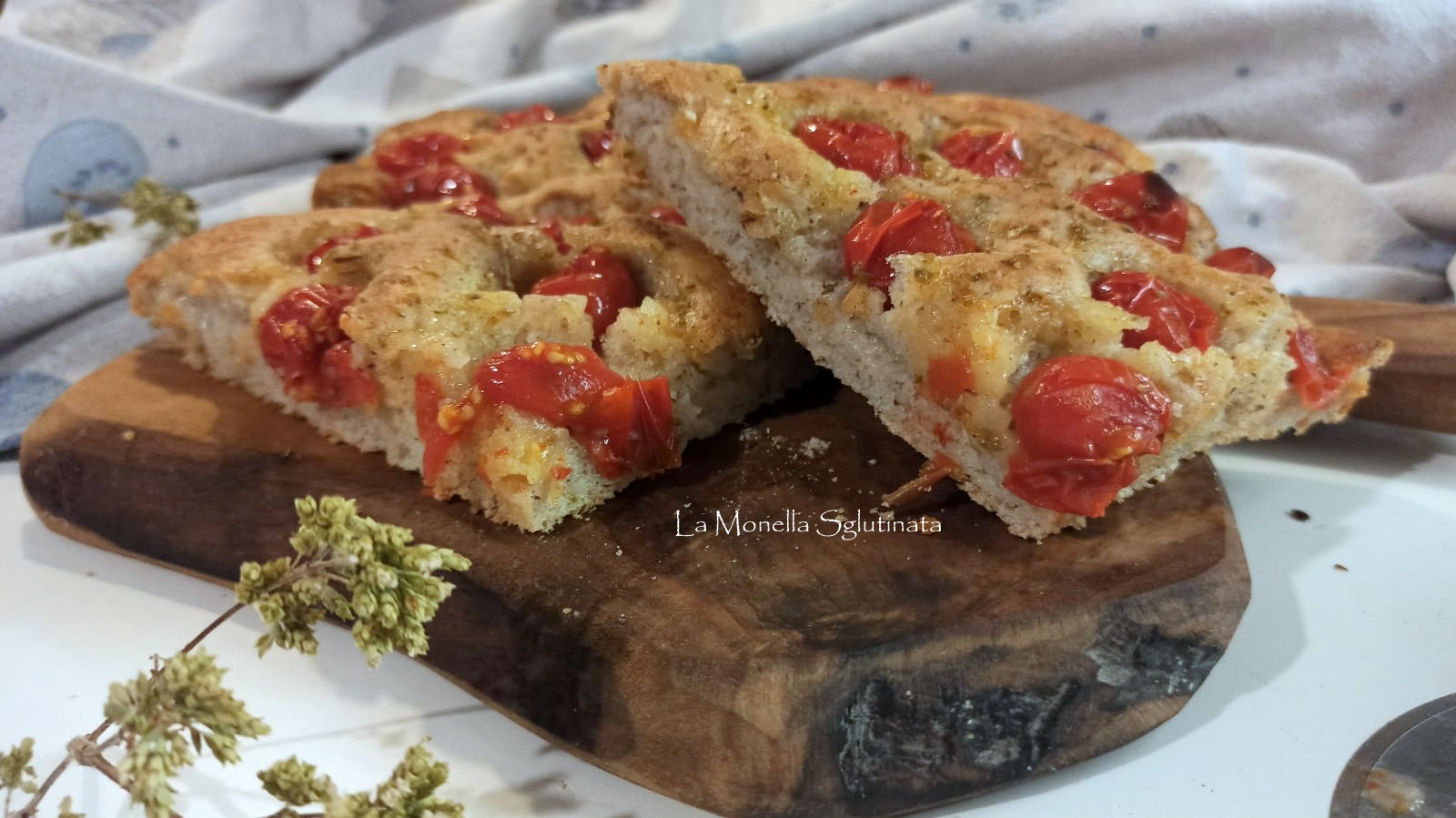 Focaccia con saraceno e pomodorini senza glutine