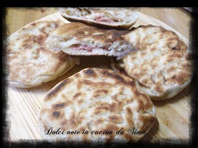 Focaccine farcite gorgonzola e prosciutto cotto