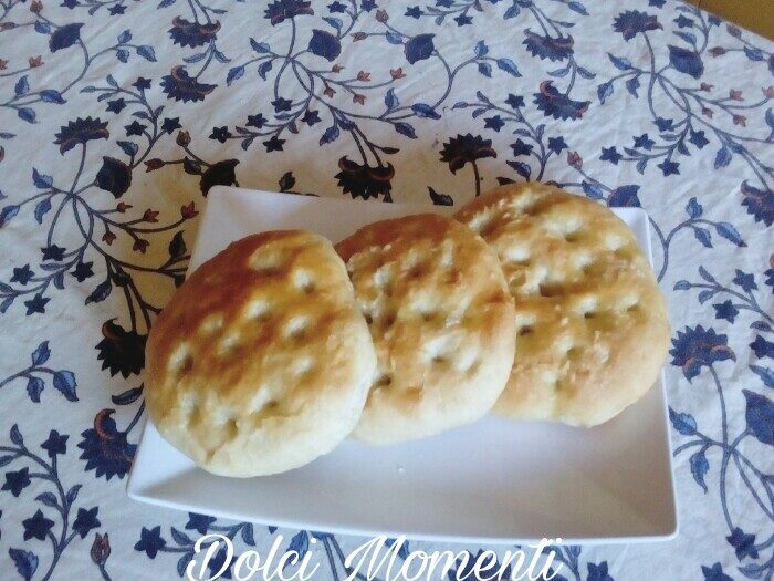 Focaccine morbide con farina di farro