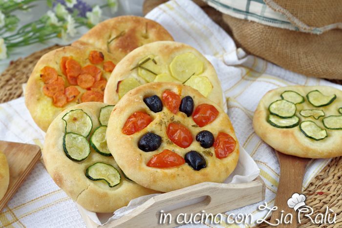 Focaccine soffici alle verdure da buffet