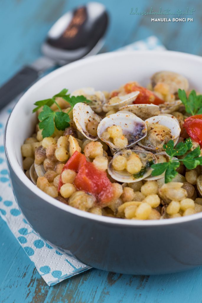 Fregola sarda con vongole e pachino