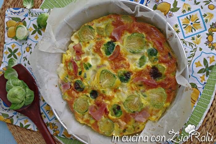 Frittata con cavoletti di bruxelles e speck