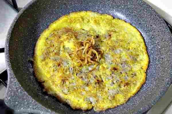 Frittata con cipolle rosse