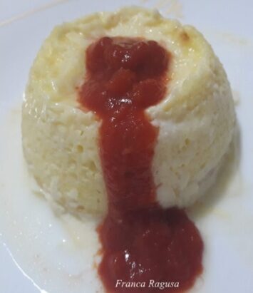 Frittata soufflé con il sughetto di pomodori