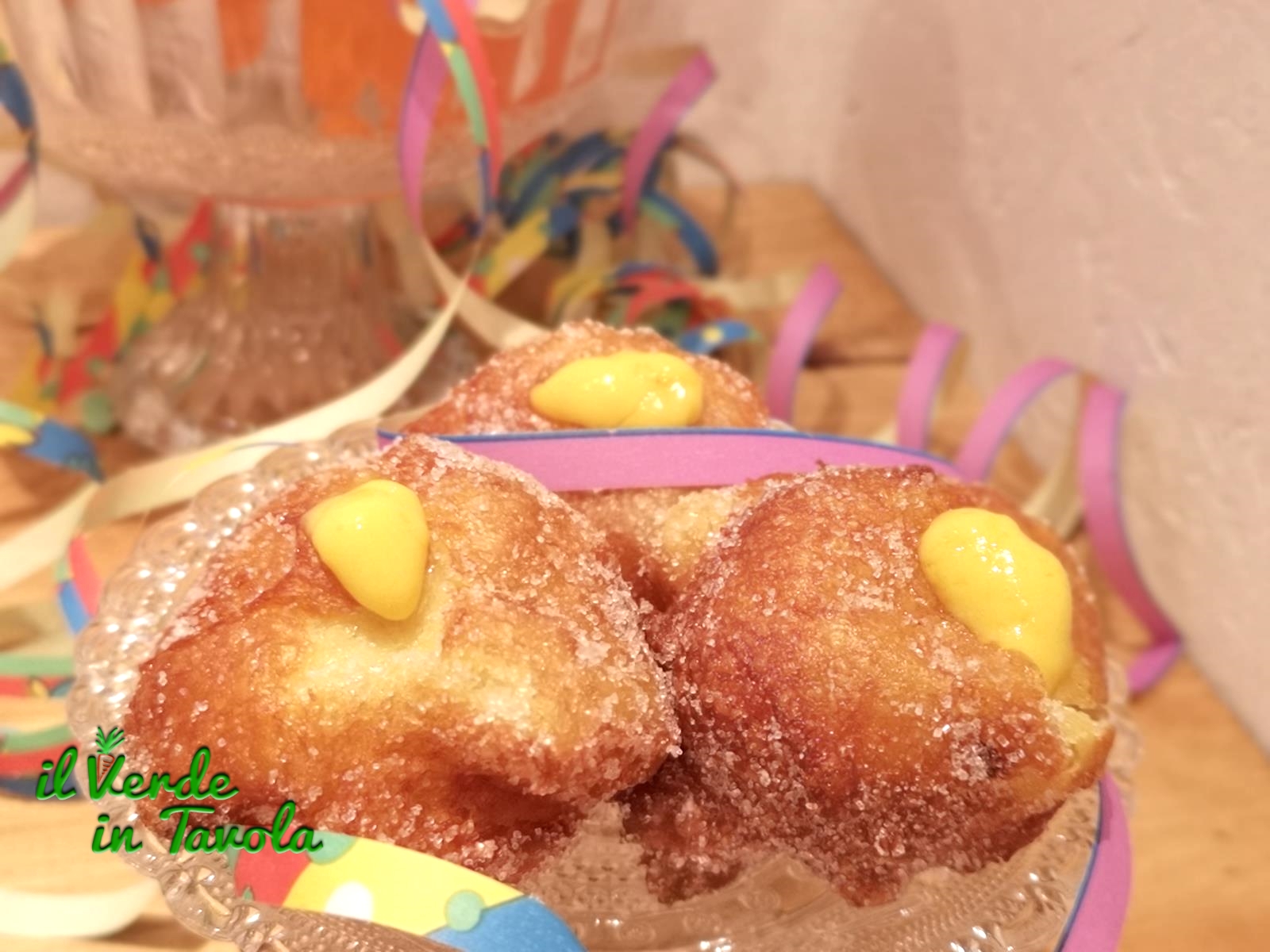 Frittelle di carnevale ripiene di crema pasticcera all’arancia la ricetta