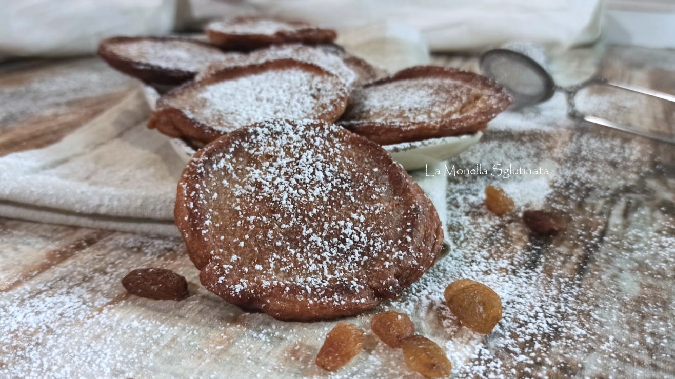 Frittelle di castagne con uvetta e pinoli