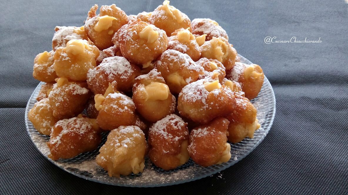 Frittelle ripiene di crema