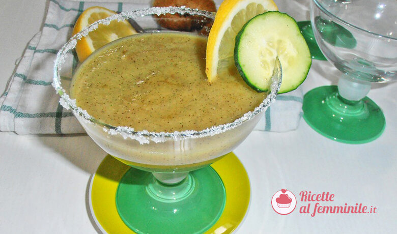 Frullato kiwi, cetriolo e mela verde