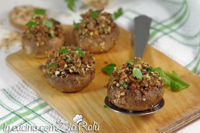 Funghi champignon ripieni vegani