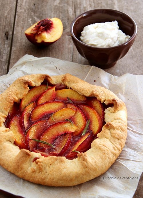 Galette alle pesche di ottolenghi