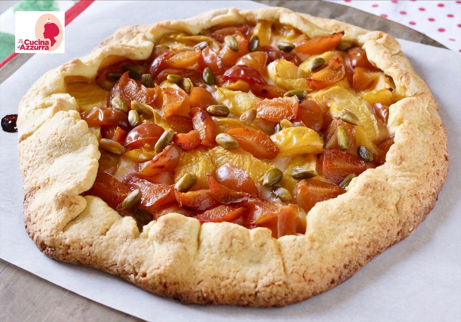 Galette di frolla con susine con pistacchi all’essenza prima.bio