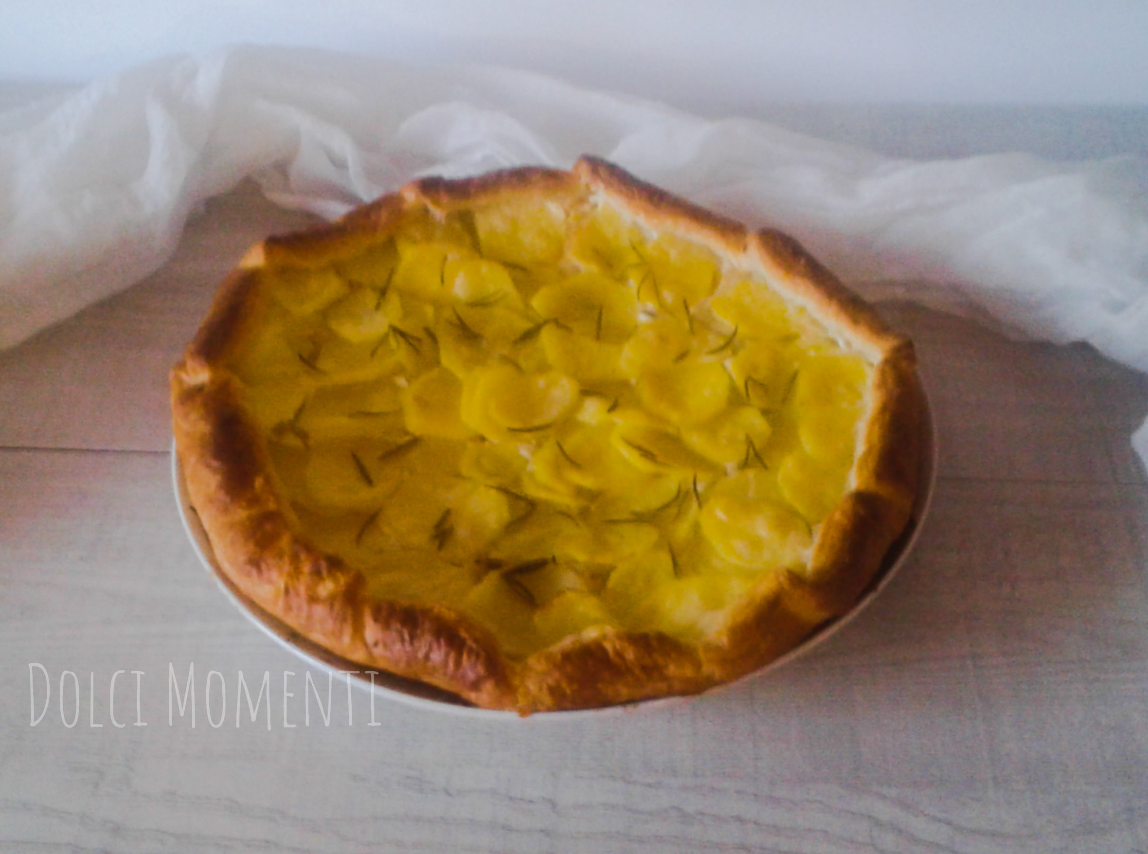 Galette salata con patate e rosmarino