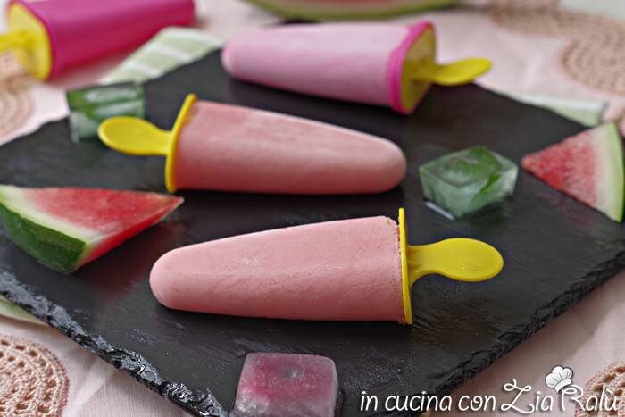 Ghiaccioli anguria e yogurt senza lattosio