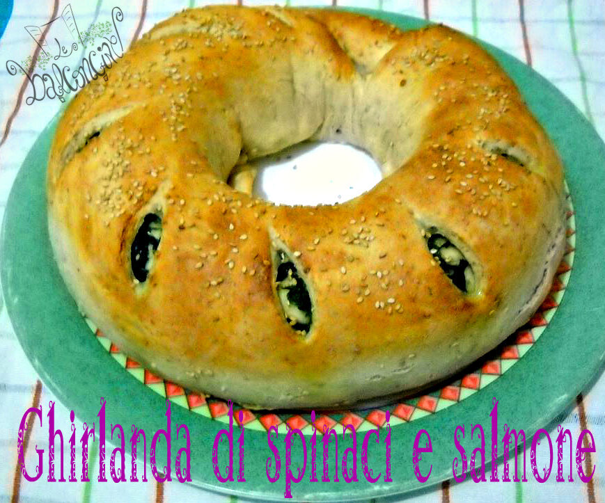Ghirlanda di spinaci e salmone