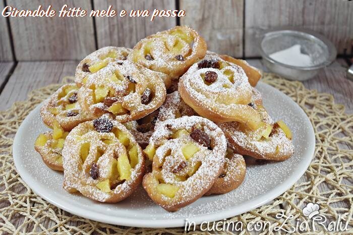 Girandole fritte mele e uva passa