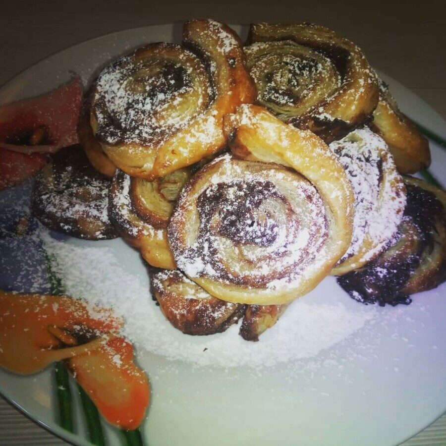 Girelle dolci con nutella e confettura di more