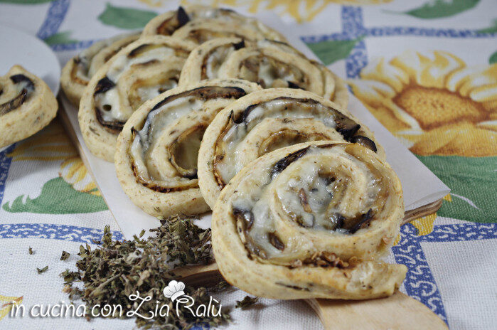 Girelle melanzane acciughe e scamorza