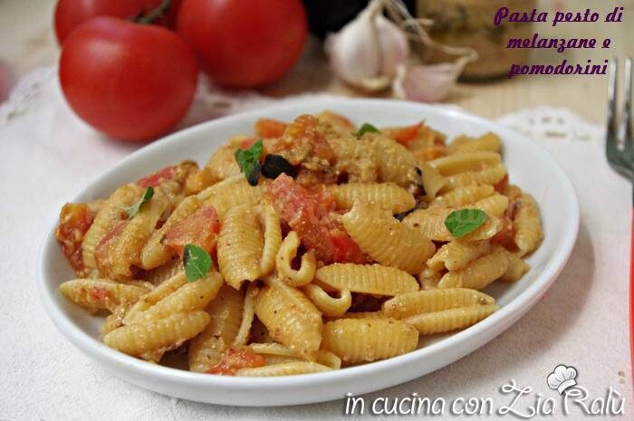 Gnocchetti con pesto di melanzane e pomodori