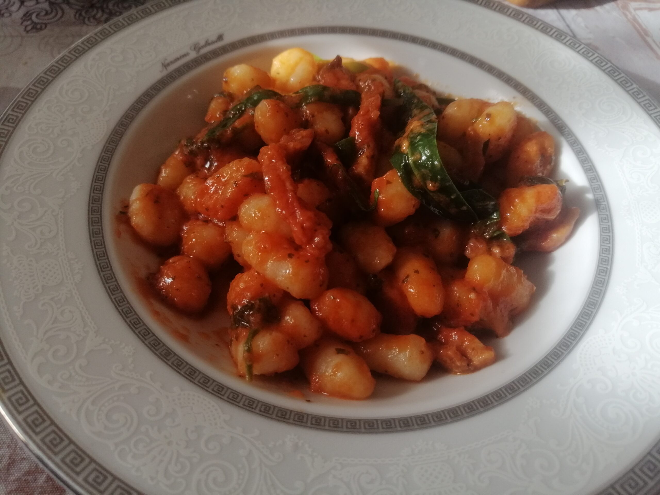 Gnocchi all’amatriciana con stridoli