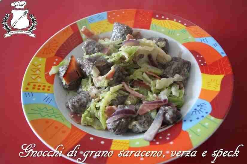 Gnocchi di grano saraceno, verza e speck