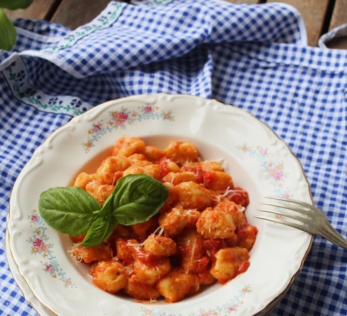 Gnocchi di polenta al sugo di pomodoro