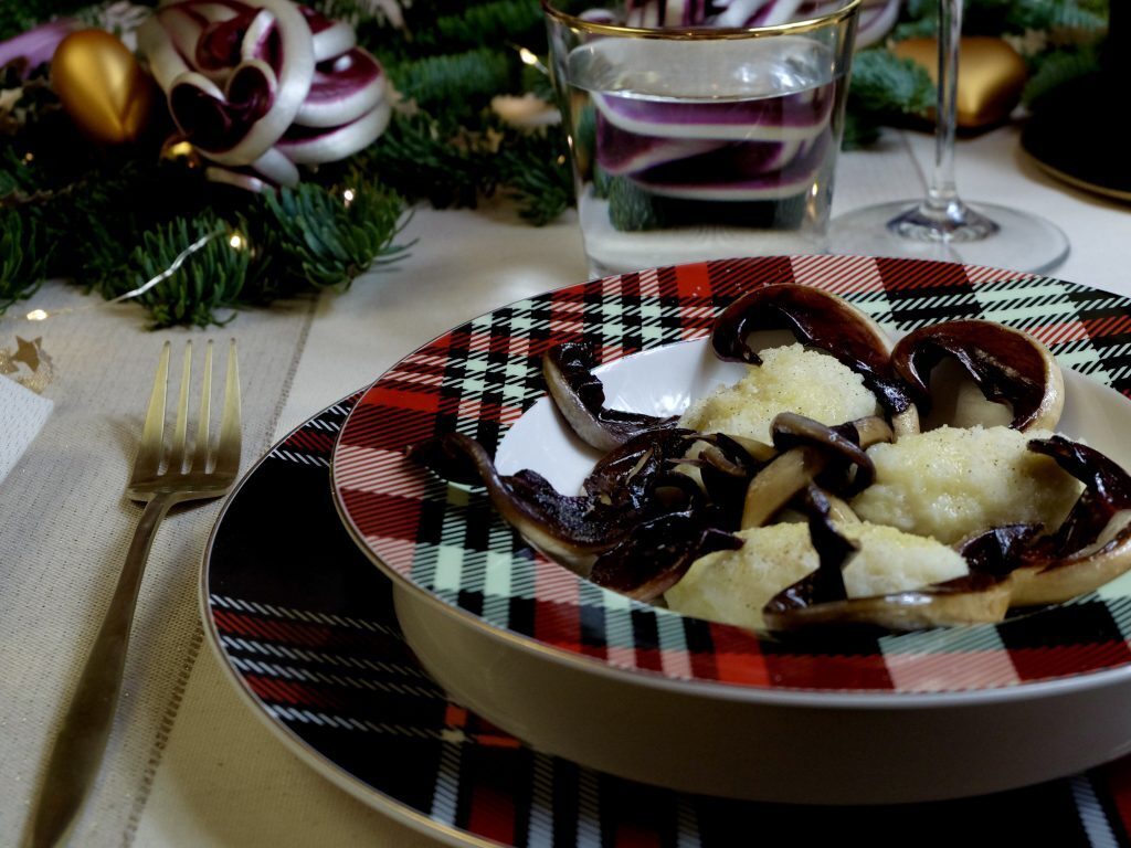 Gnudi bianchi con radicchio tardivo di treviso