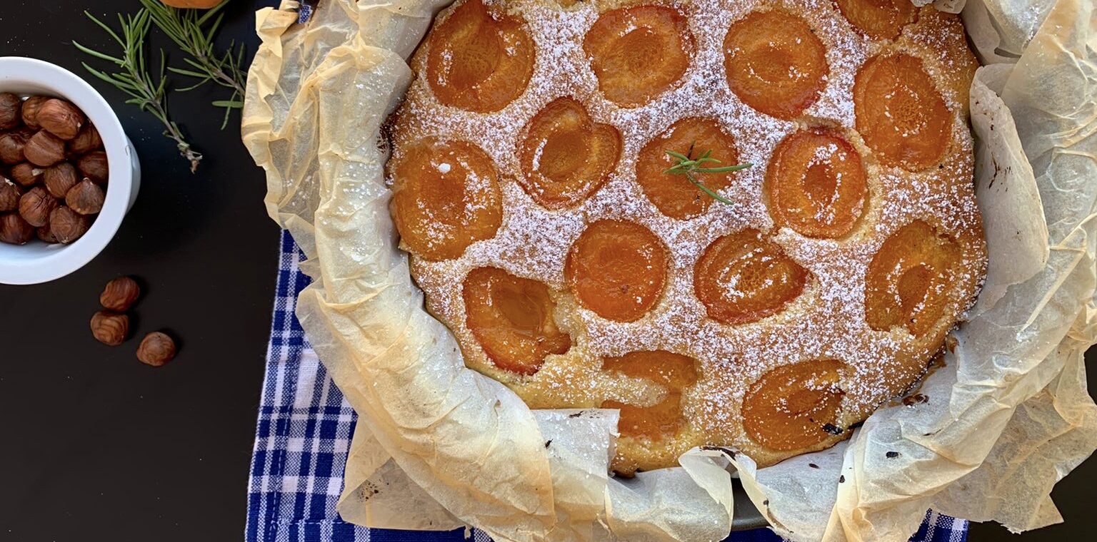 Goditi la dolce sinfonia: torta di albicocche e caramello